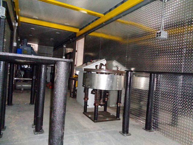 metal tables in mobile workshop, modifications